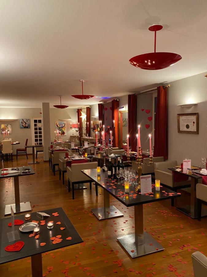 Hotel Restaurant Le Parc Arc-en-Barrois Buitenkant foto