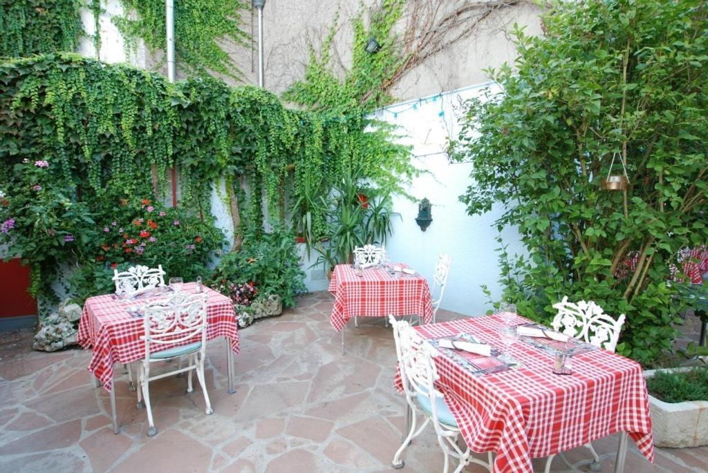 Hotel Restaurant Le Parc Arc-en-Barrois Buitenkant foto